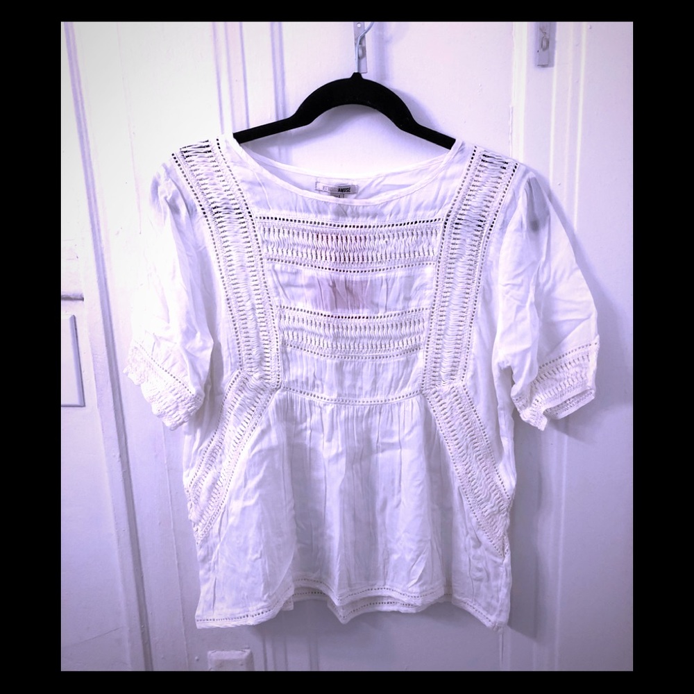 Adorable white top with crotchet detail, sz small